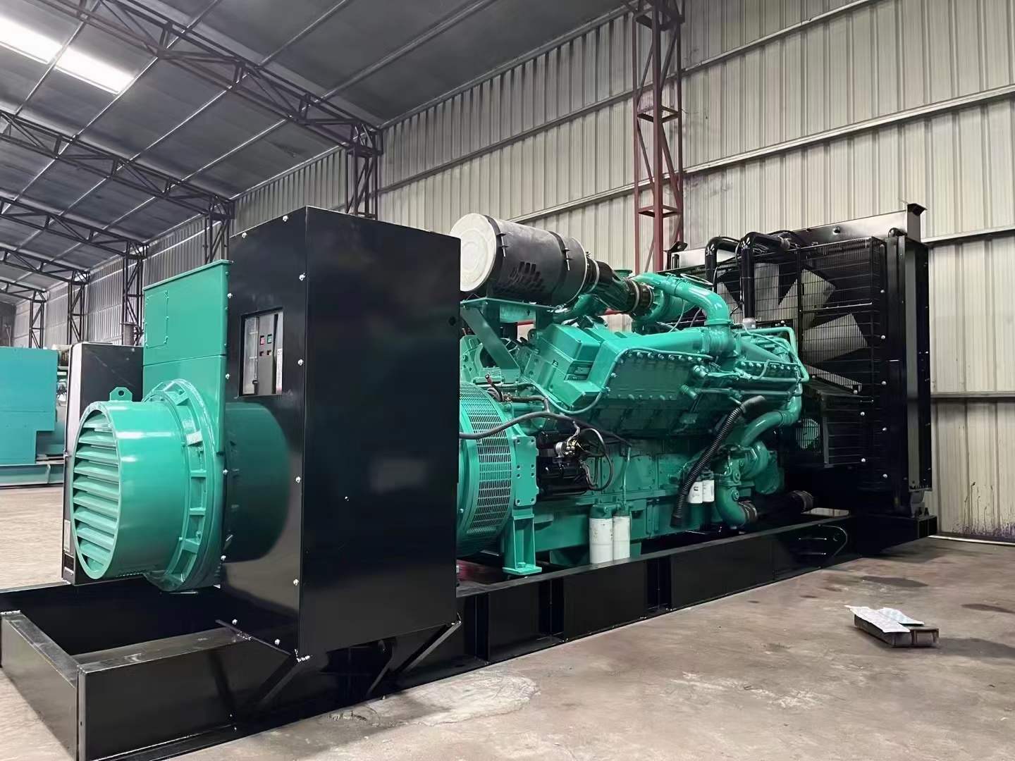 康平如何降低 800kW 柴油发电机输出电流的波动？