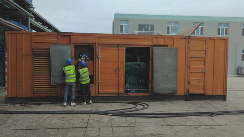 康平如何检查柴油发电机组的机油油位？